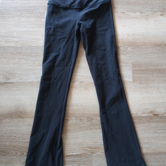 Ivivva Other - Ivivva By lululemon Girls Reversible pants 12